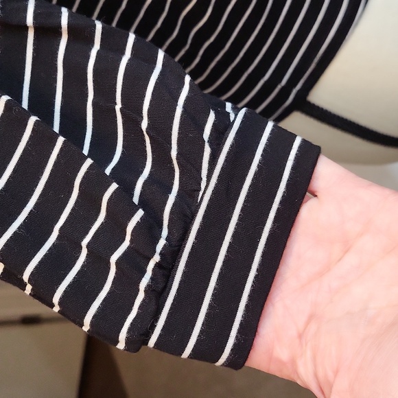 American Eagle Soft & Sexy Elbow Sleeve Tie Front Striped Top - Picture 5 of 7